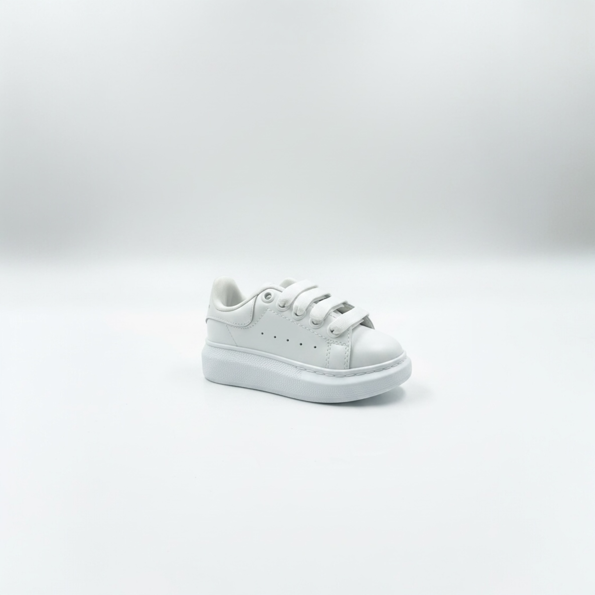 Adidași MQ White