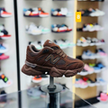 Adidași Model NB Brown