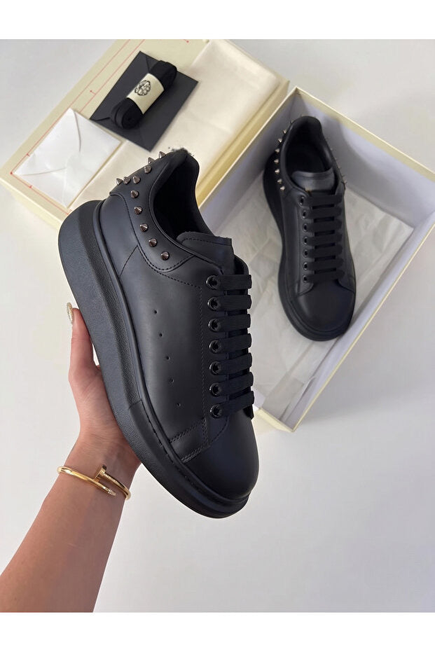 Sneakers Alexander Mq Unisex Negri – Adidași premium cu ținte