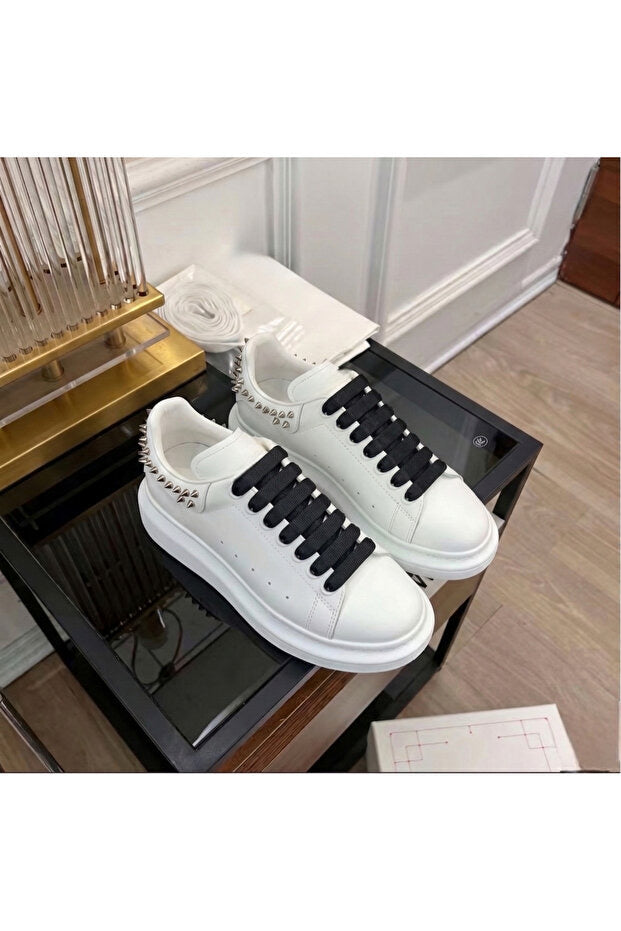Sneakers Alexander Mq Unisex Albi – Adidași premium cu ținte și șireturi contrast
