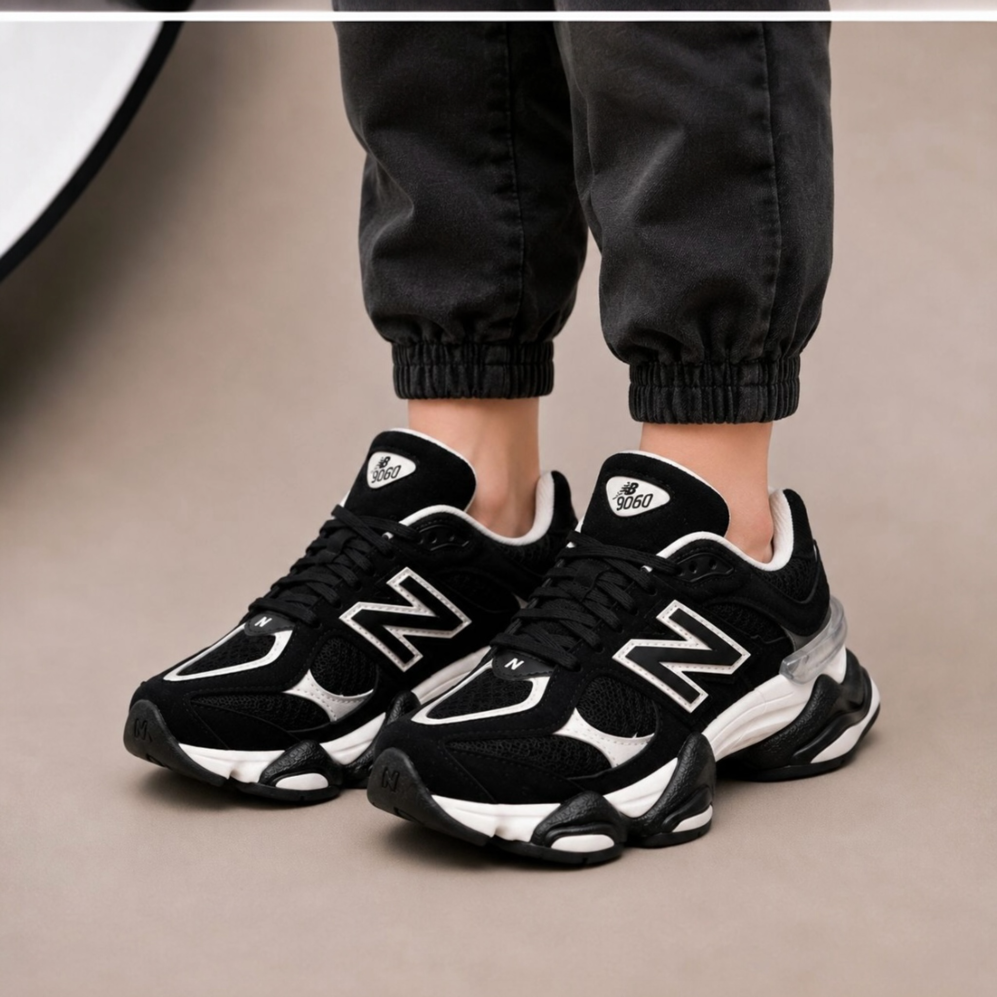 Sneakers Unisex New B Black & White