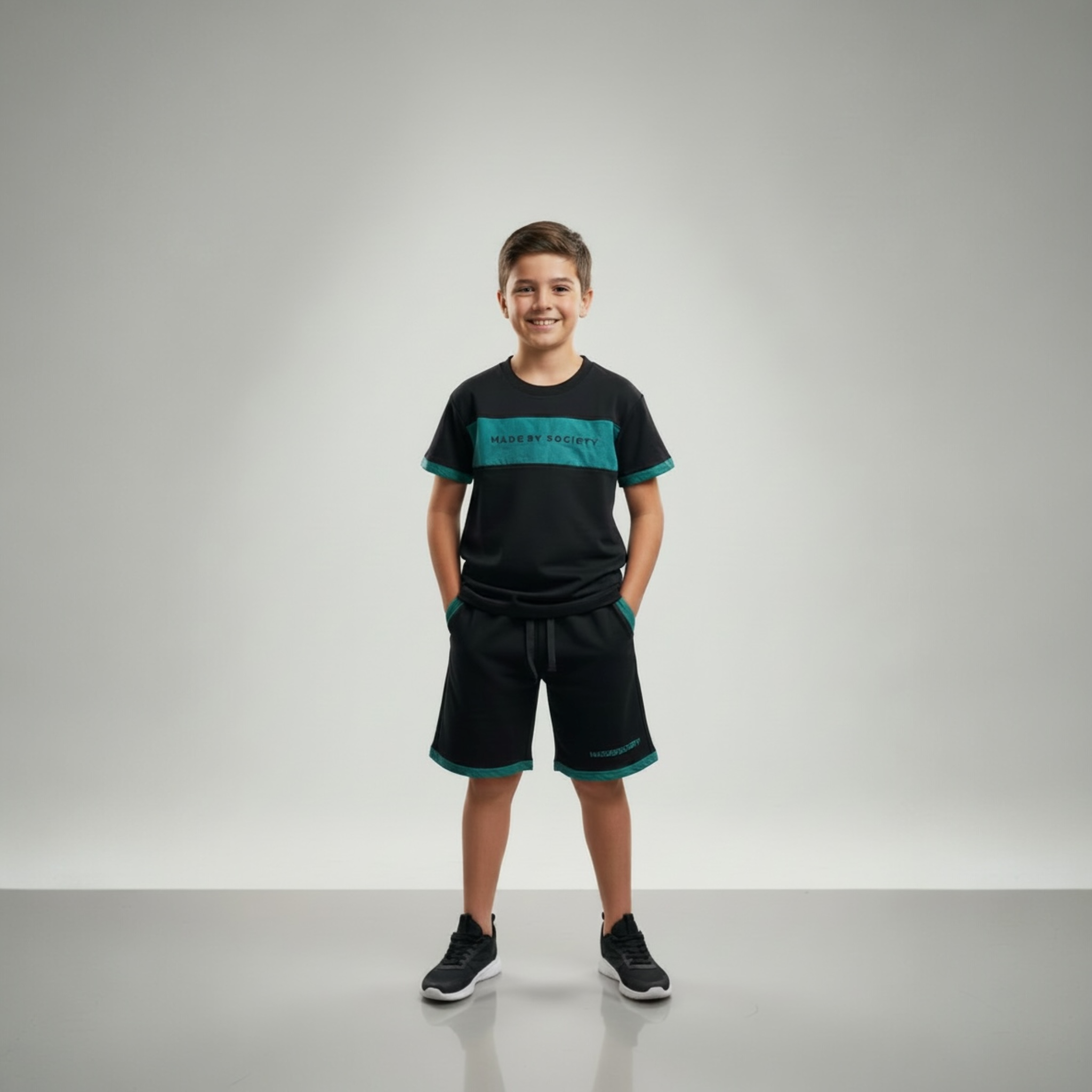 Compleu băieți Model MS Negru/Verde – Tricou & pantaloni scurți